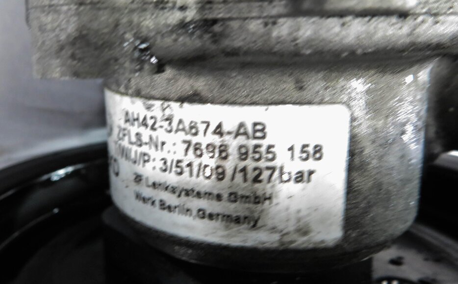 Thumbnail 4: 2010-2012 RANGE ROVER (L322) POWER STEERING PUMP w/ PULLEY