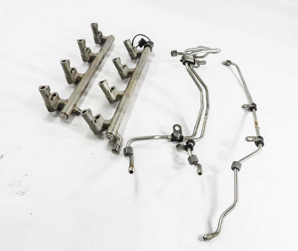 2010 RANGE ROVER (L322) 5.0L AJ133 V8 ENGINE - FUEL RAIL SET-2
