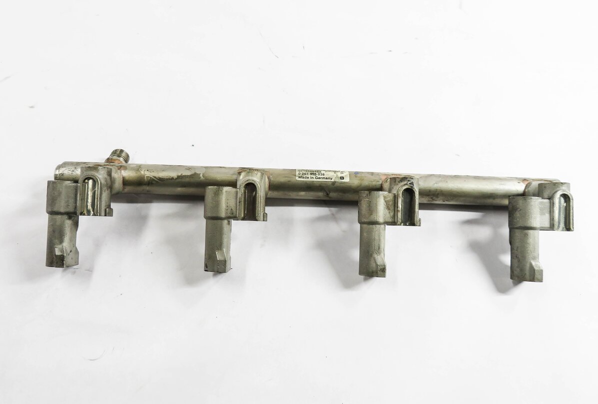 Thumbnail 10: 2010 RANGE ROVER (L322) 5.0L AJ133 V8 ENGINE - FUEL RAIL SET-2