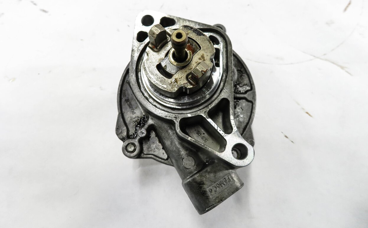Thumbnail 3: 2010-2019 RANGE ROVER SPORT LR4 JAGUAR XE XF XK - 3.0L / 5.0L BRAKE VACUUM PUMP