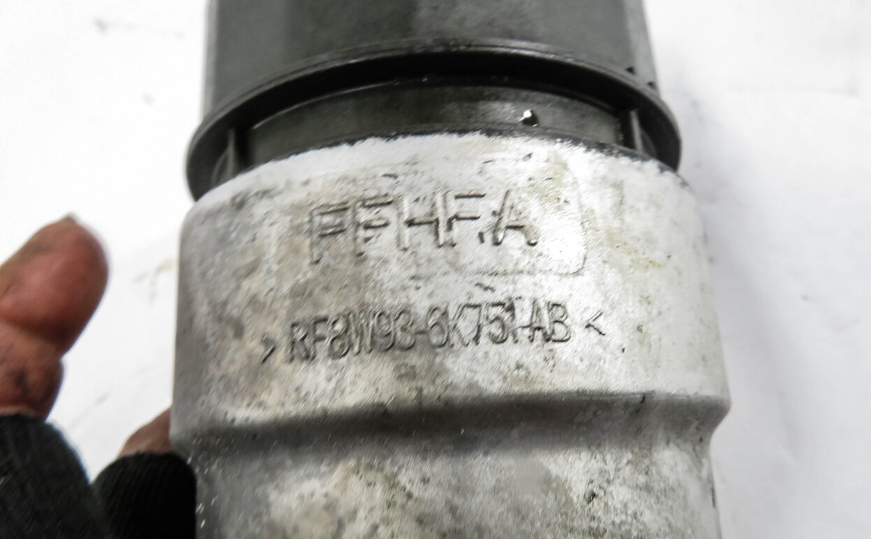 Thumbnail 5: 2010 RANGE ROVER (L322) 5.0L AJ133 V8 ENGINE - OIL FILTER HOUSING