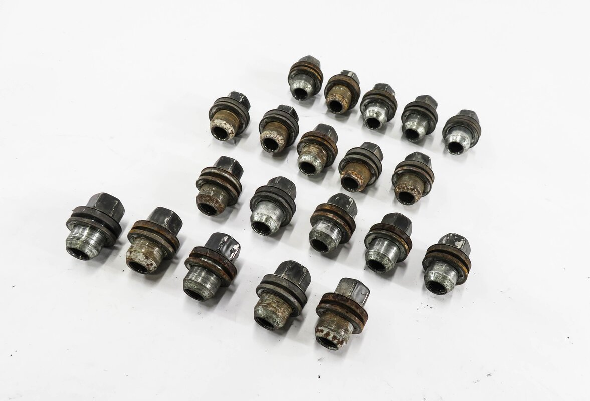 05-18 RANGE ROVER SPORT - LR3 - LR4 - DISCOVERY - TIRE WHEEL RIM LUG NUT SET-20