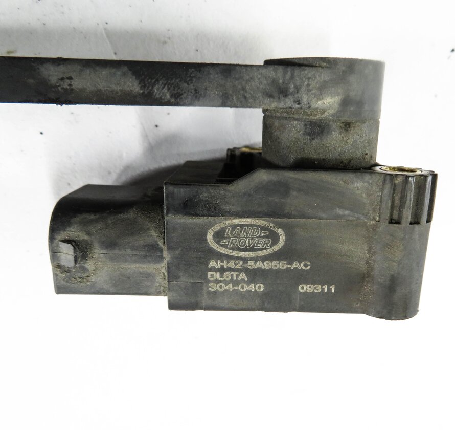 Thumbnail 5: 2010 RANGE ROVER (L322) RIGHT PASSENGER REAR SUSPENSION HEIGHT LEVEL SENSOR