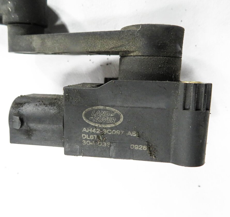 Thumbnail 4: 2010 RANGE ROVER (L322) RIGHT FRONT PASSENGER SUSPENSION HEIGHT LEVEL SENSOR