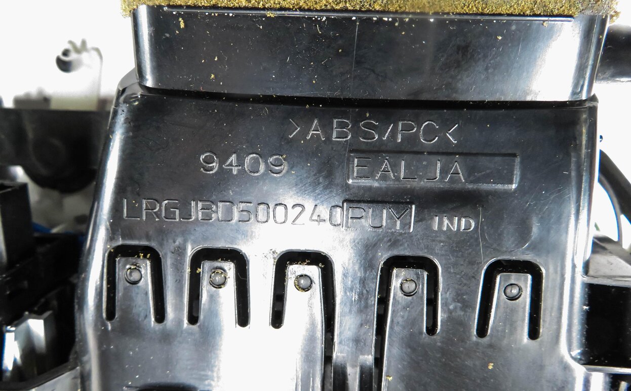 Thumbnail 5: 2010 RANGE ROVER (L322) FRONT CENTER DASH HEATER A/C AIR VENT w/ HAZARD LOCK