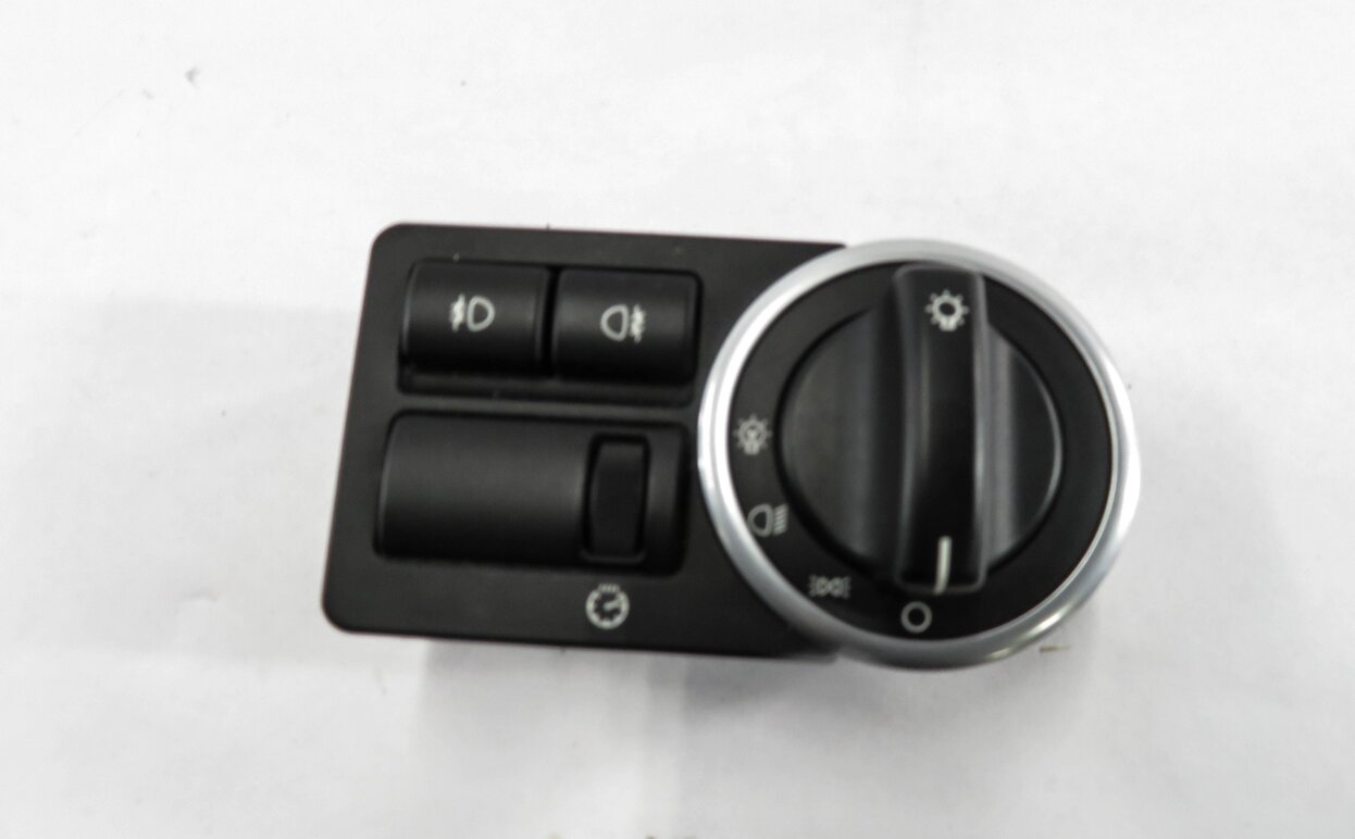 Thumbnail 3: 2007-2013 RANGE ROVER (L322) HEADLIGHT SWITCH