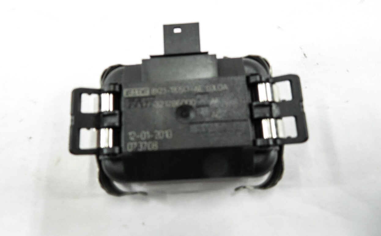 Thumbnail 3: 2010-2016 LR2 LR4 RANGE ROVER SPORT (L320 L322) WINDSHIELD WIPER RAIN SENSOR