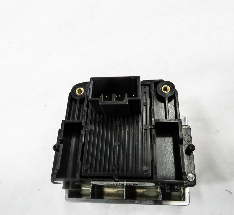 Thumbnail 4: 2010 RANGE ROVER (L322) PARKING BRAKE SWITCH BUTTON