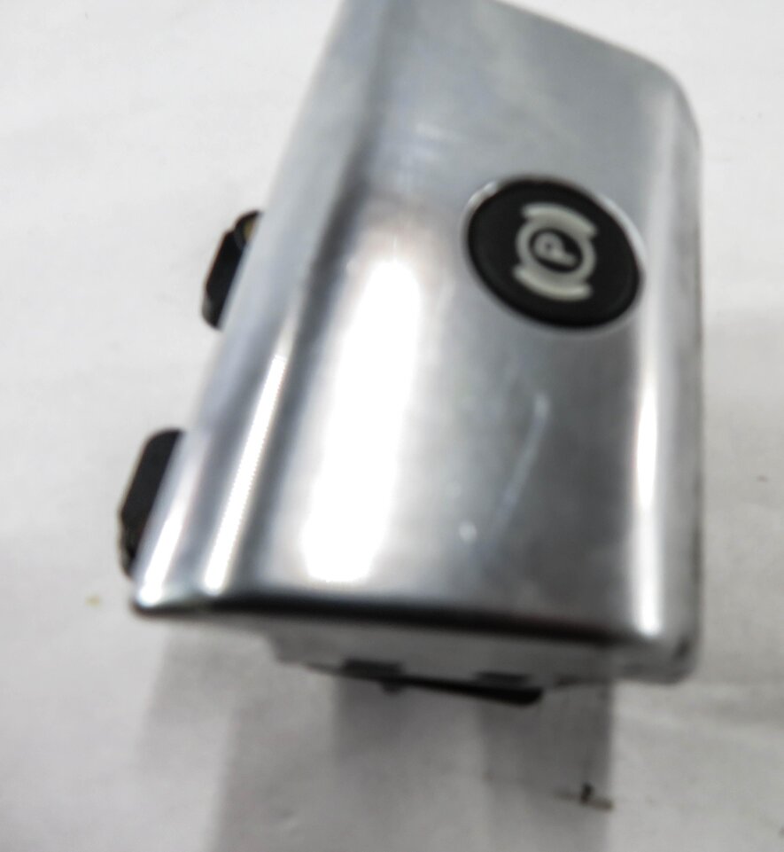 Thumbnail 6: 2010 RANGE ROVER (L322) PARKING BRAKE SWITCH BUTTON