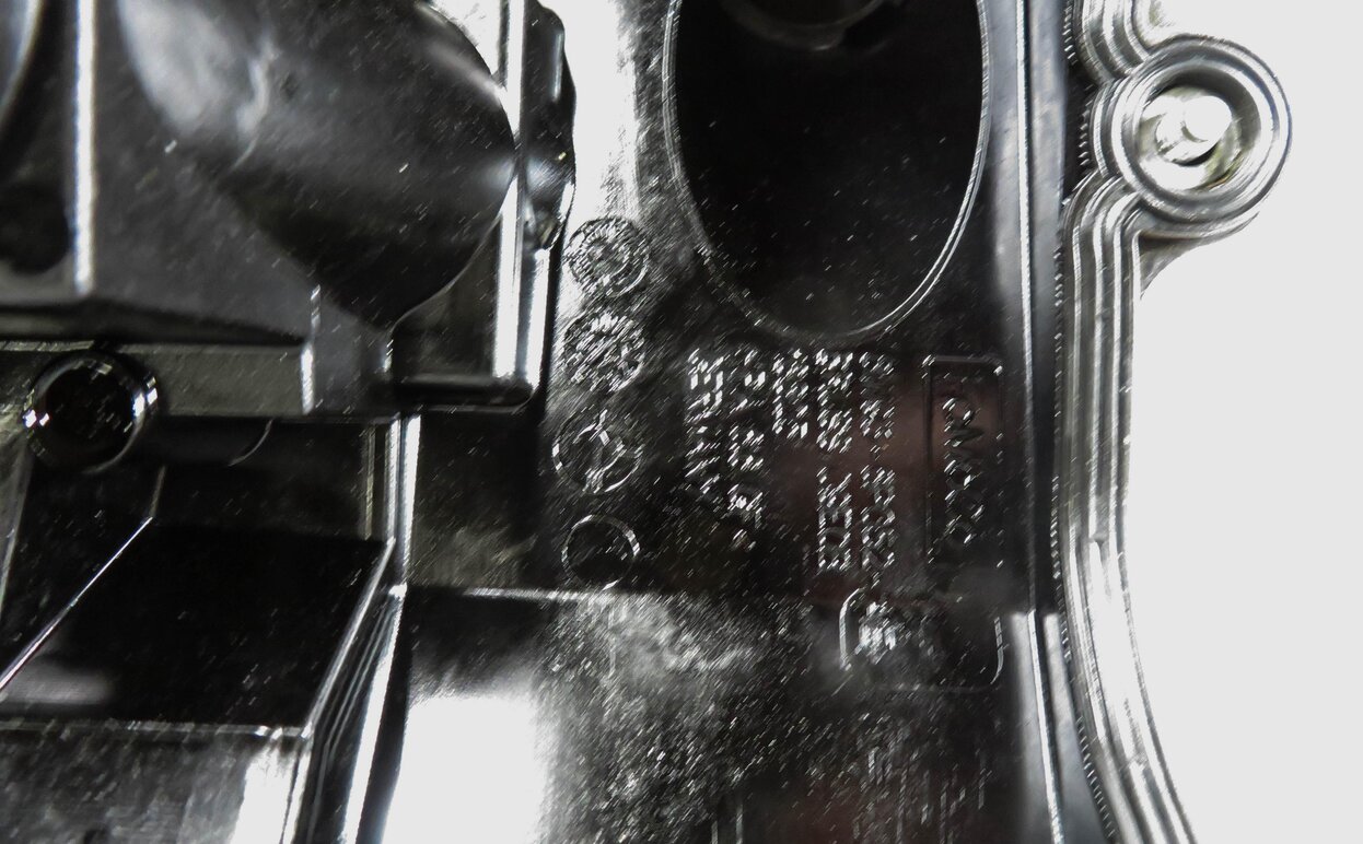 Thumbnail 5: 10-18 RANGE ROVER SPORT (L320 L322 L494 L405) 5.0L V8 - LEFT ENGINE VALVE COVER