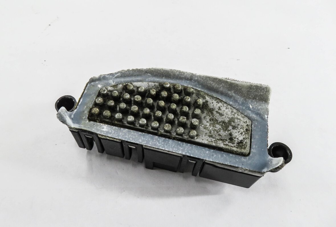 2010 RANGE ROVER (L322) FRONT HEATER A/C BLOWER MOTOR RESISTOR