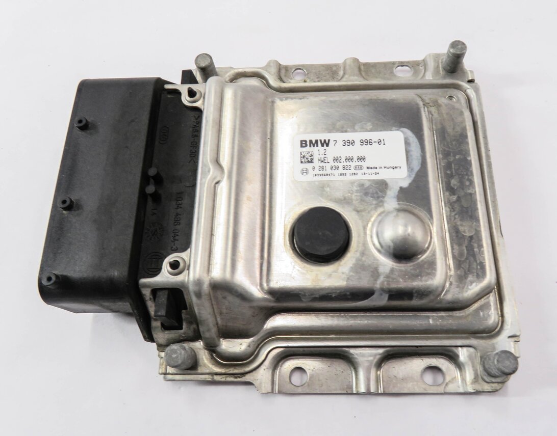 Thumbnail 2: 2014 BMW X5 (F15) DEF DIESEL EMISSION CONTROL MODULE