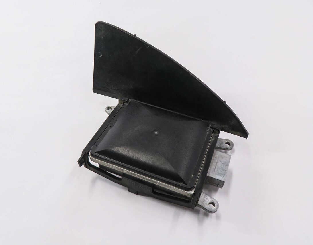 Thumbnail 1: 2014 BMW X5 (F15) A/T BLIND SPOT RADAR SENSOR CONTROL MODULE (MASTER)
