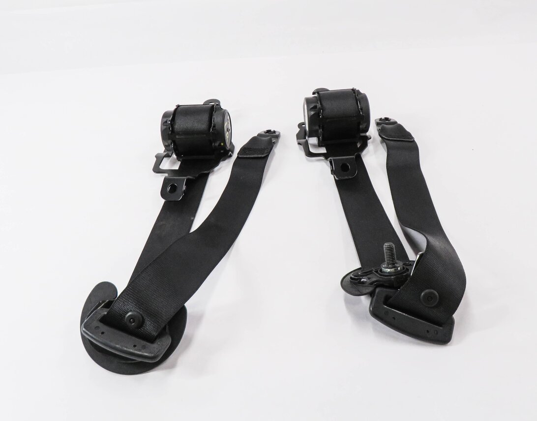 Thumbnail 2: 2014 BMW X5 (F15) LEFT & RIGHT REAR SEAT SEATBELT RETRACTOR SET (BLACK)