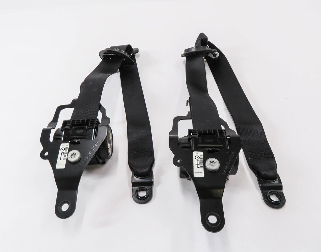 Thumbnail 3: 2014 BMW X5 (F15) LEFT & RIGHT REAR SEAT SEATBELT RETRACTOR SET (BLACK)