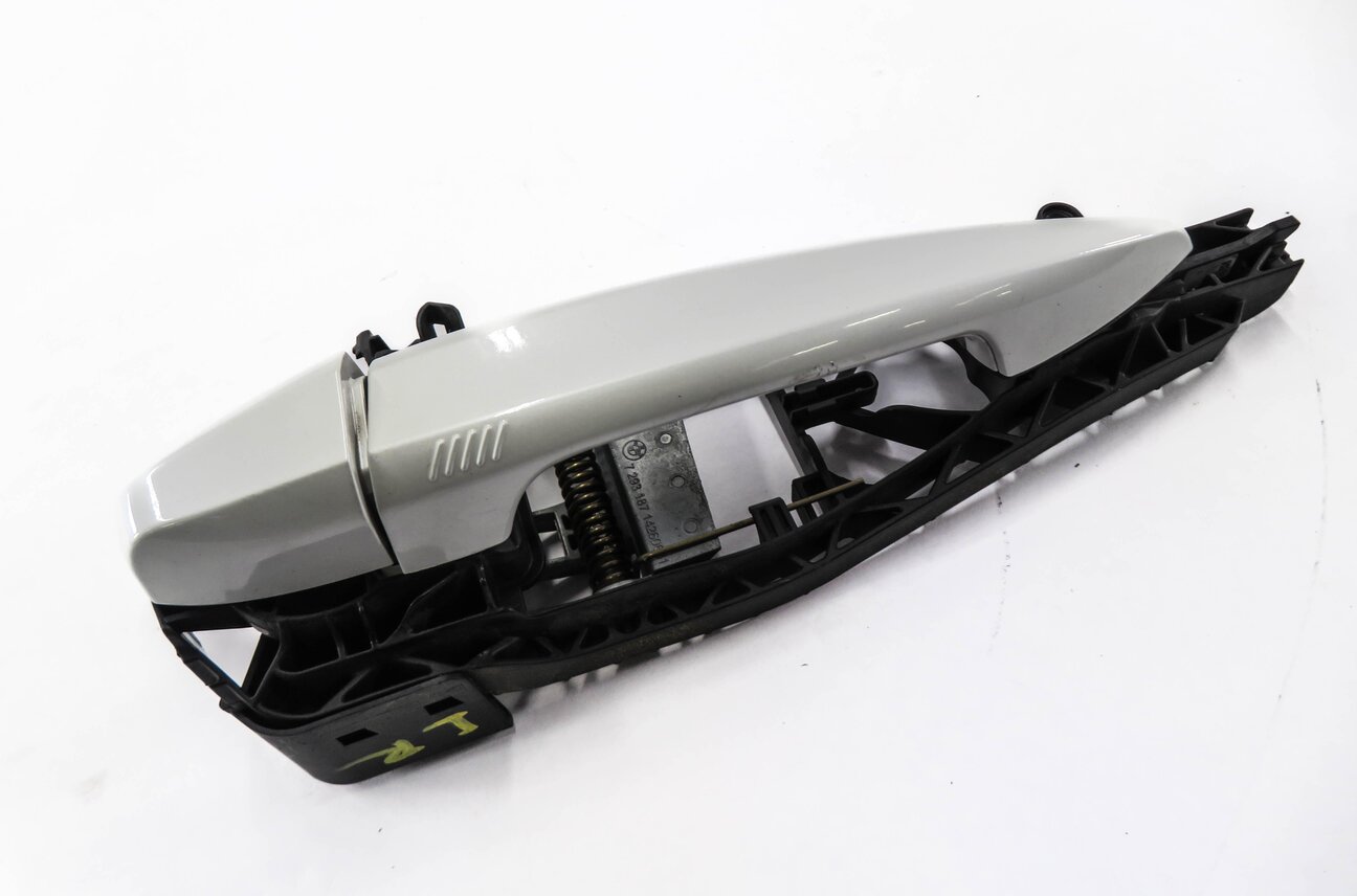 14-21 BMW X1 X2 X5 X6 (F15 F16 F39 F48) LEFT REAR COMFORT DOOR HANDLE (WHITE)