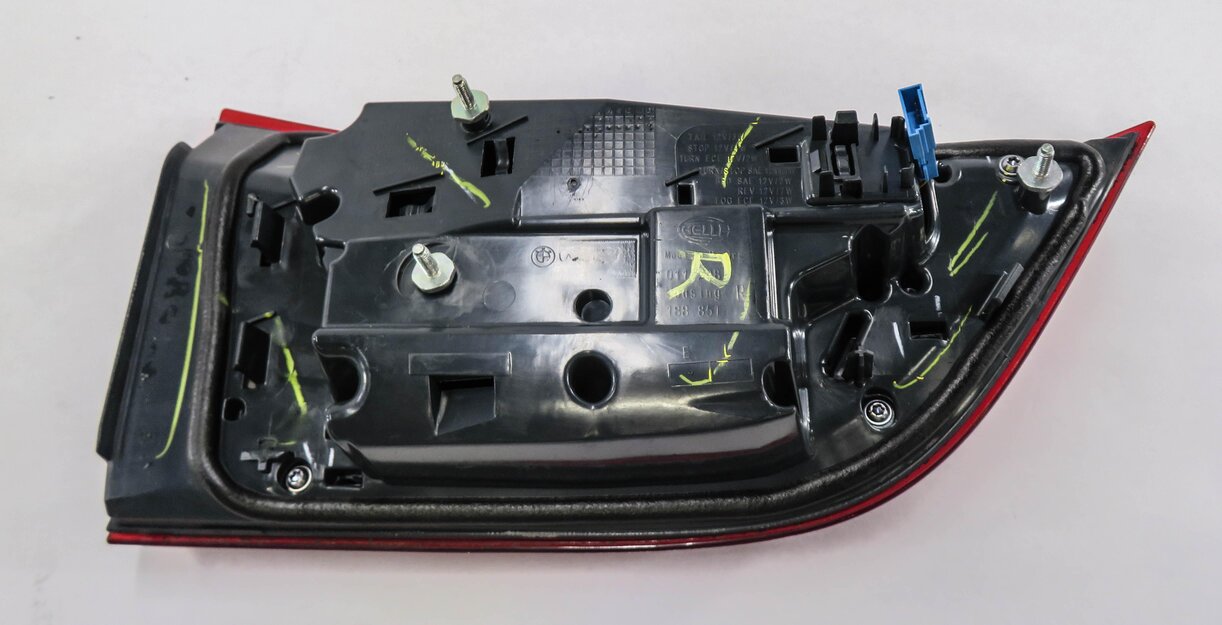 Thumbnail 5: 14-18 BMW X5 X5M ///M (F15 F85) RIGHT PASSENGER REAR INNER TAILLIGHT LIGHT LAMP