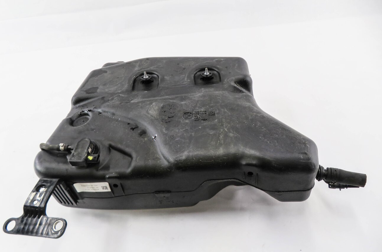 Thumbnail 4: 2014-2018 BMW X5 (F15) 3.0L N57Y DIESEL SCR DEF EXHAUST FLUID TANK (PASSIVE)