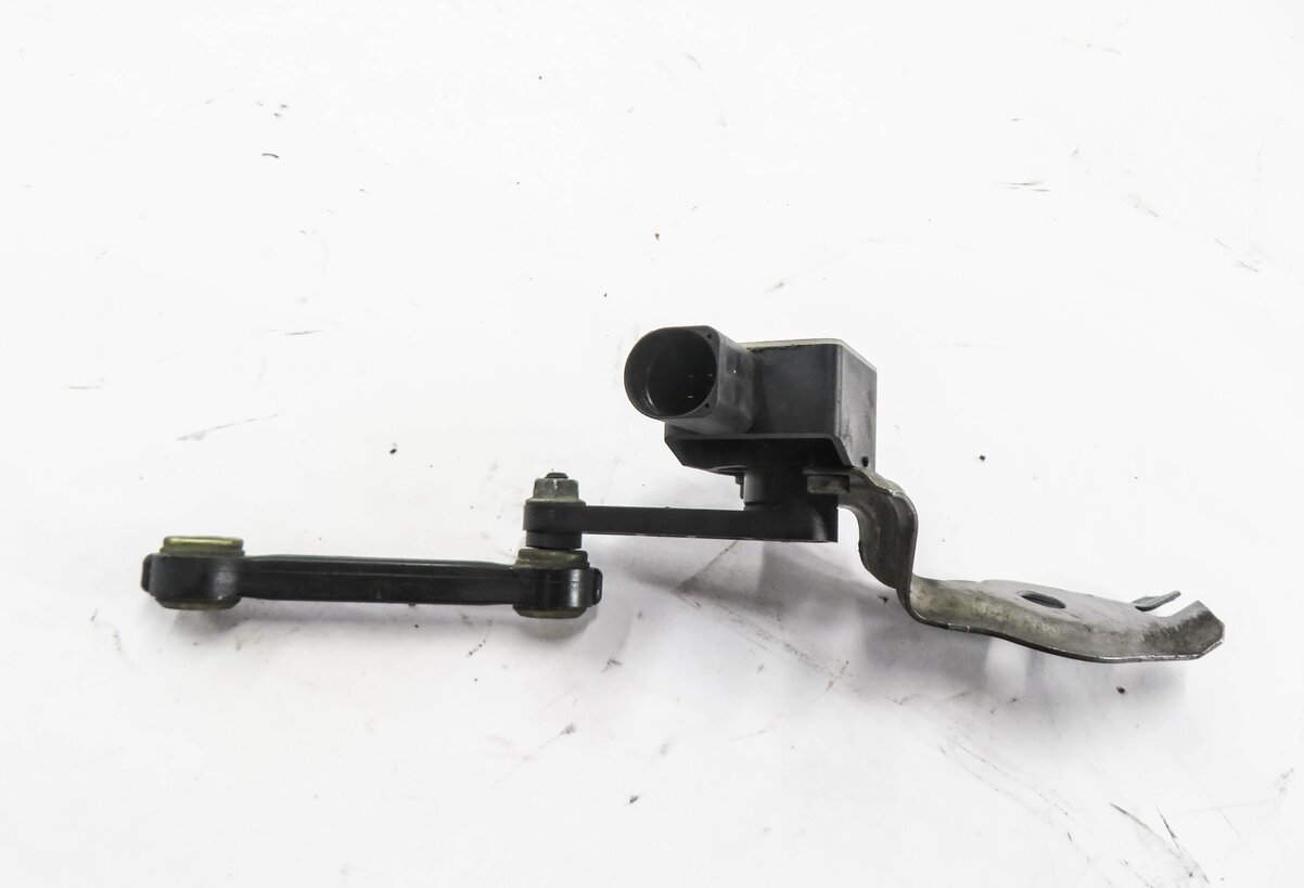Thumbnail 3: 2007 AUDI Q7 (4L) LEFT FRONT DRIVER SUSPENSION HEIGHT LEVEL SENSOR