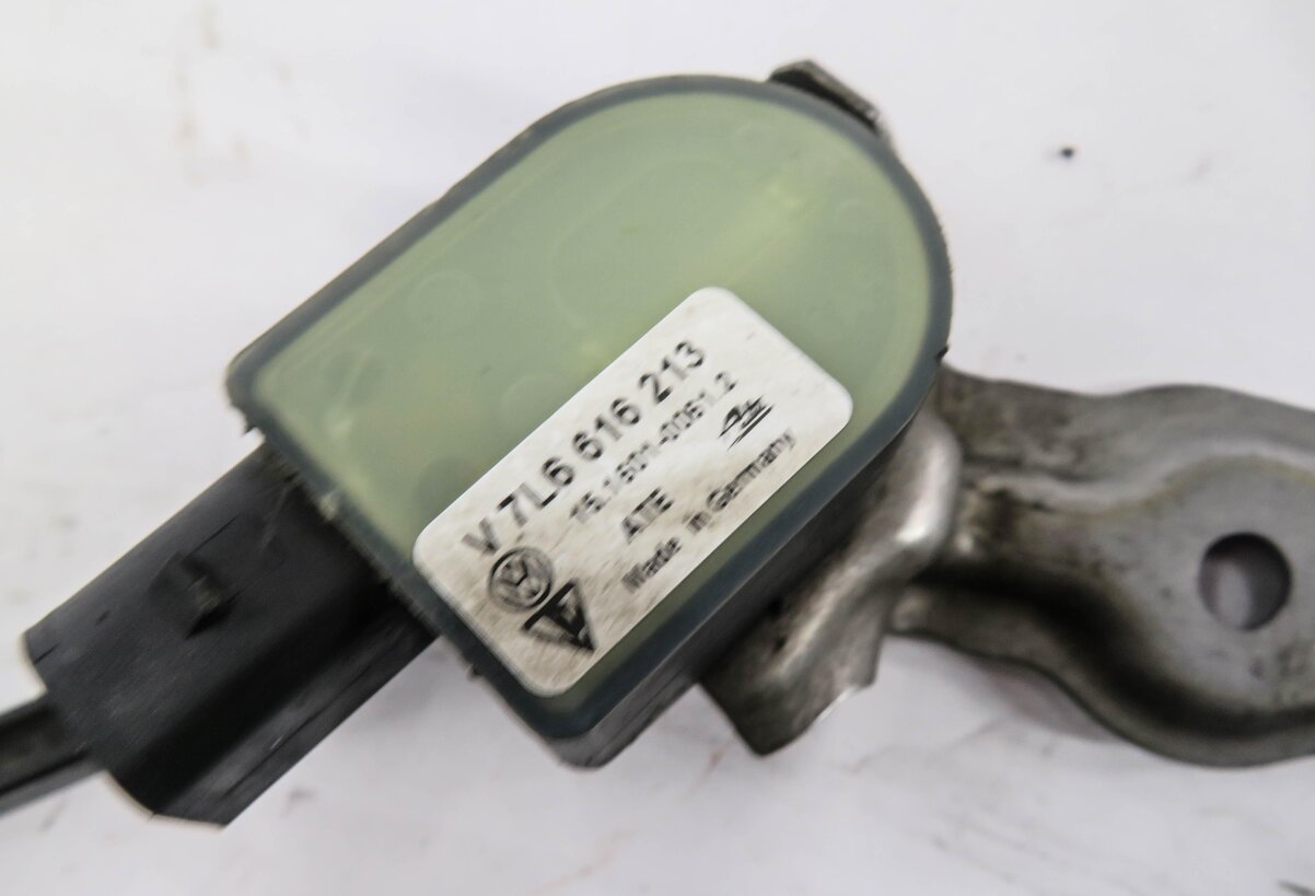 Thumbnail 4: 2007 AUDI Q7 (4L) LEFT FRONT DRIVER SUSPENSION HEIGHT LEVEL SENSOR