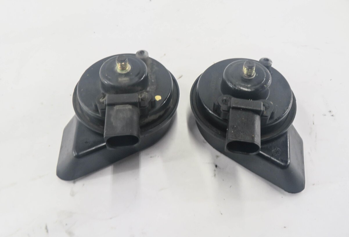 Thumbnail 3: 2007-2015 AUDI Q7 R8 (4L 4S) HIGH & LOW TONE HORN SET