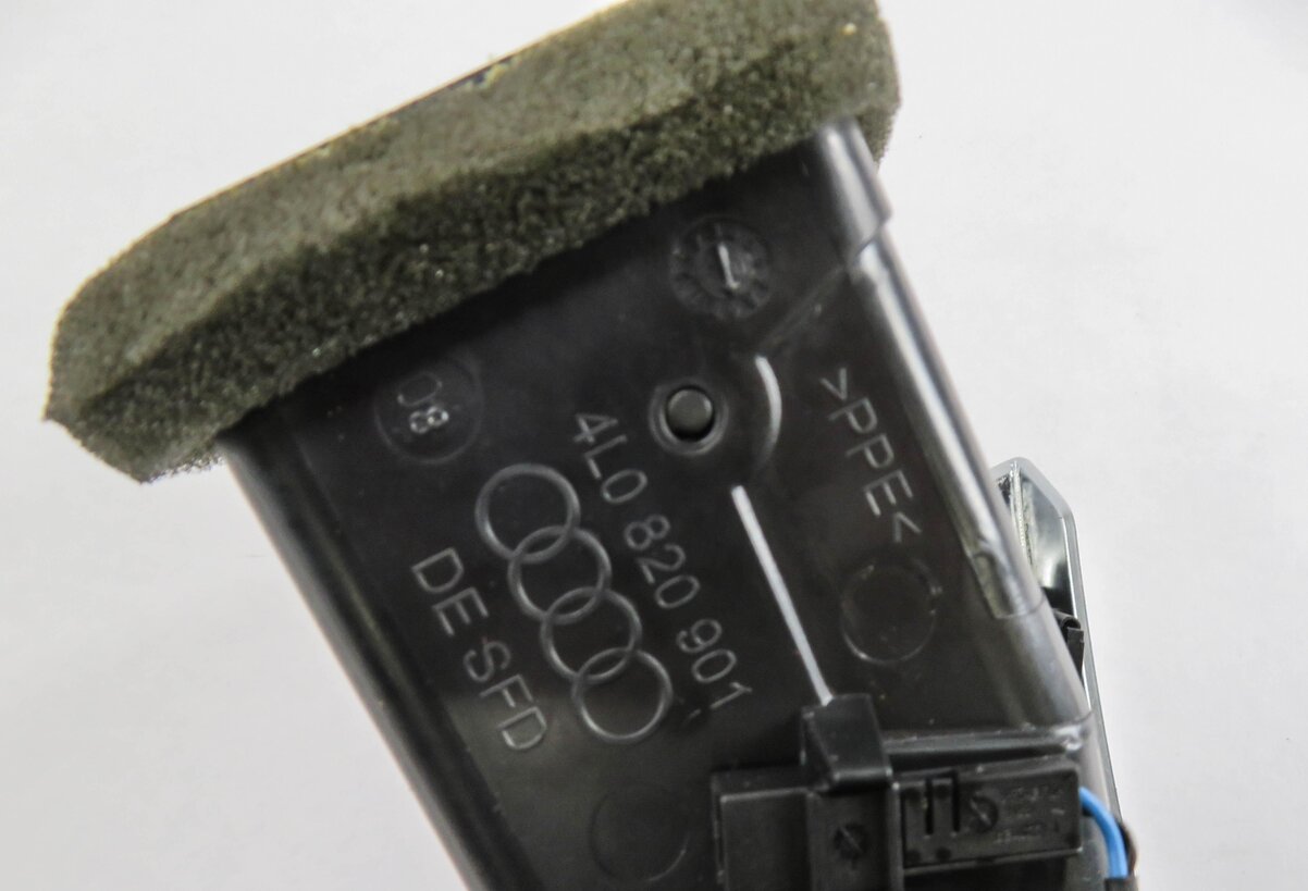 Thumbnail 4: 2007 AUDI Q7 (4L) LEFT FRONT DRIVER DASH HEATER A/C AIR VENT