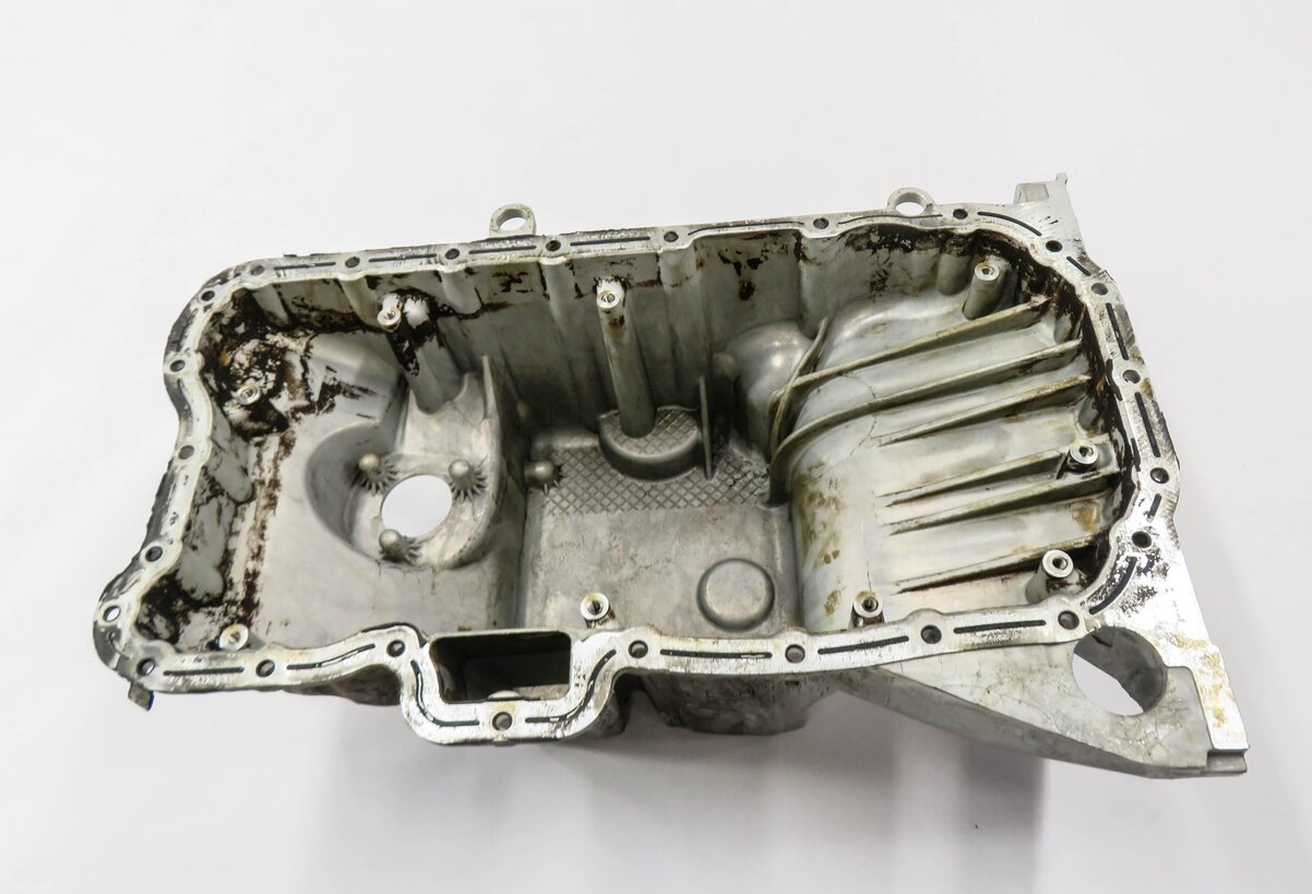 Thumbnail 4: 2006-2010 VW/AUDI Q7 (4L) TOUAREG 3.6L BHK VR6 ENGINE MOTOR OIL FLUID PAN SUMP