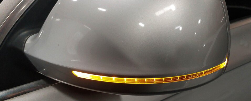 Thumbnail 2: 2007-2009 AUDI Q7 (4L) LEFT - HEATED MEMORY BLIND SPOT DOOR MIRROR (SILVER)