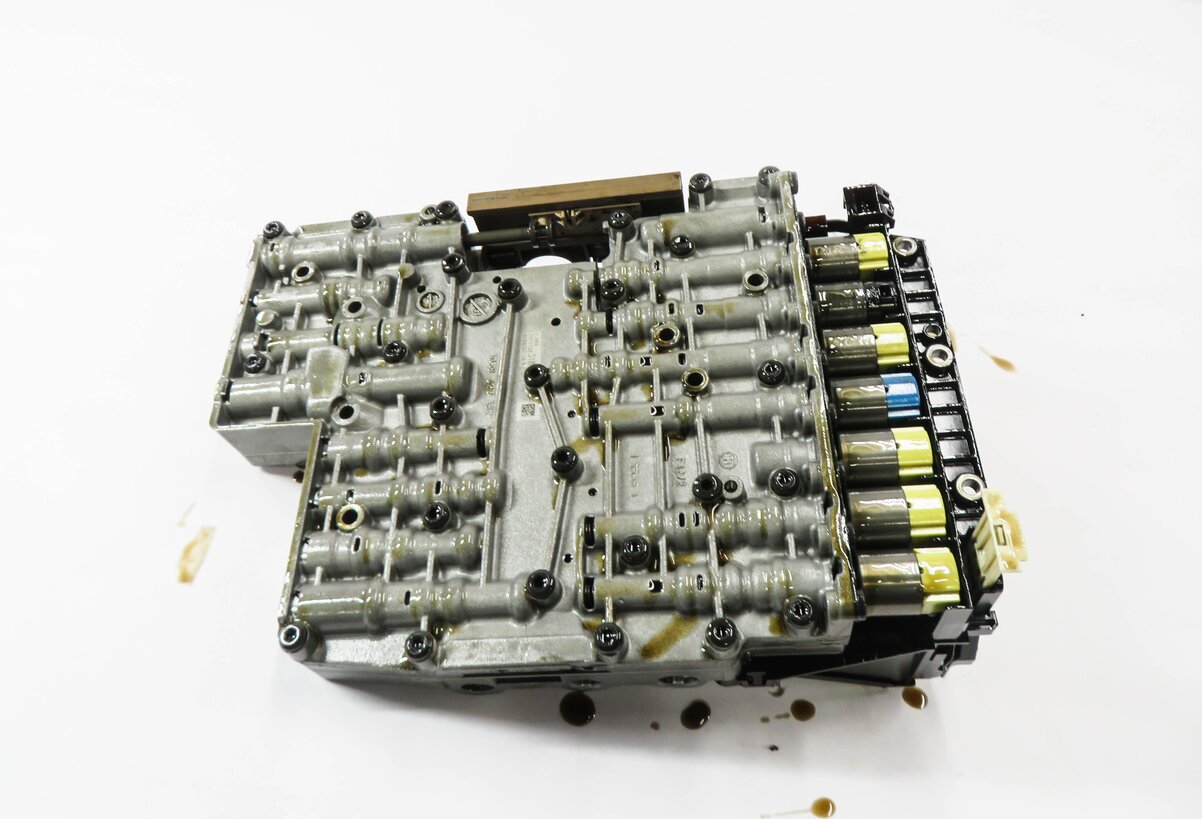 Thumbnail 5: 2007-2008 AUDI Q7 (4L) 3.6L A/T AUTOMATIC TRANSMISSION VALVE BODY w/ MECHATRONIC