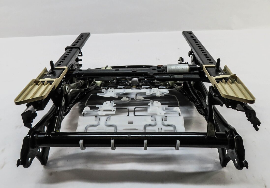 Thumbnail 4: 2014-2018 BMW X5 (F15) LEFT FRONT DRIVER COMFORT SEAT TRACK w/ MOTORS