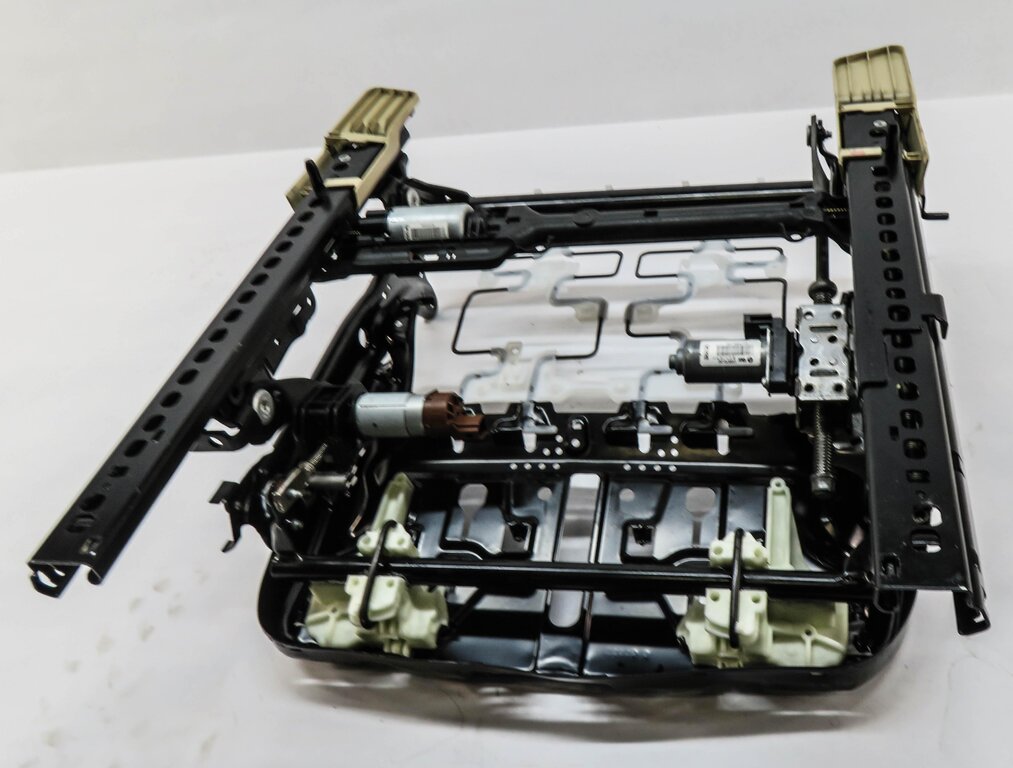 Thumbnail 5: 2014-2018 BMW X5 (F15) LEFT FRONT DRIVER COMFORT SEAT TRACK w/ MOTORS