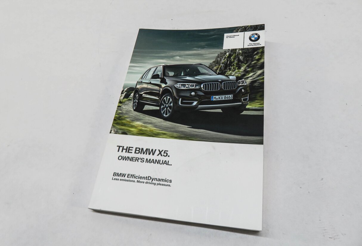 Thumbnail 8: 2015 BMW X5 (F15) OWNERS MANUAL BOOK BOOKLET GUIDE SET w/ CASE