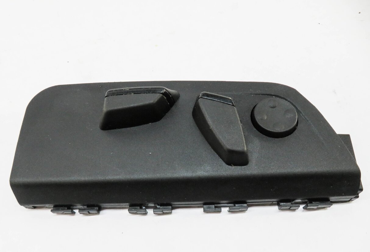 Thumbnail 3: 2015 BMW X5 (F15) RIGHT FRONT PASSENGER SEAT ADJUSTMENT SWITCH BUTTON