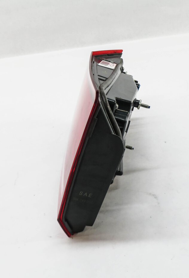 Thumbnail 4: 14-18 BMW X5 X5M ///M (F15 F85) RIGHT PASSENGER REAR INNER TAILLIGHT LIGHT LAMP