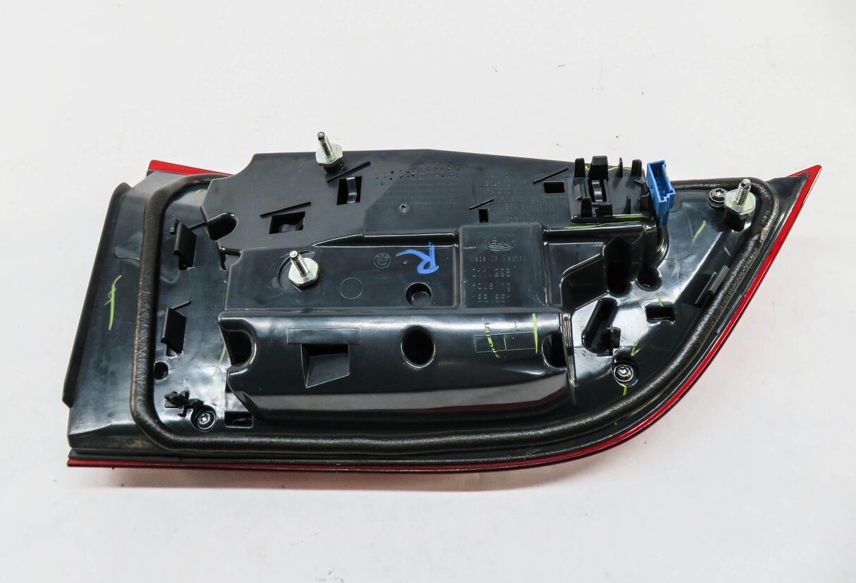 Thumbnail 5: 14-18 BMW X5 X5M ///M (F15 F85) RIGHT PASSENGER REAR INNER TAILLIGHT LIGHT LAMP