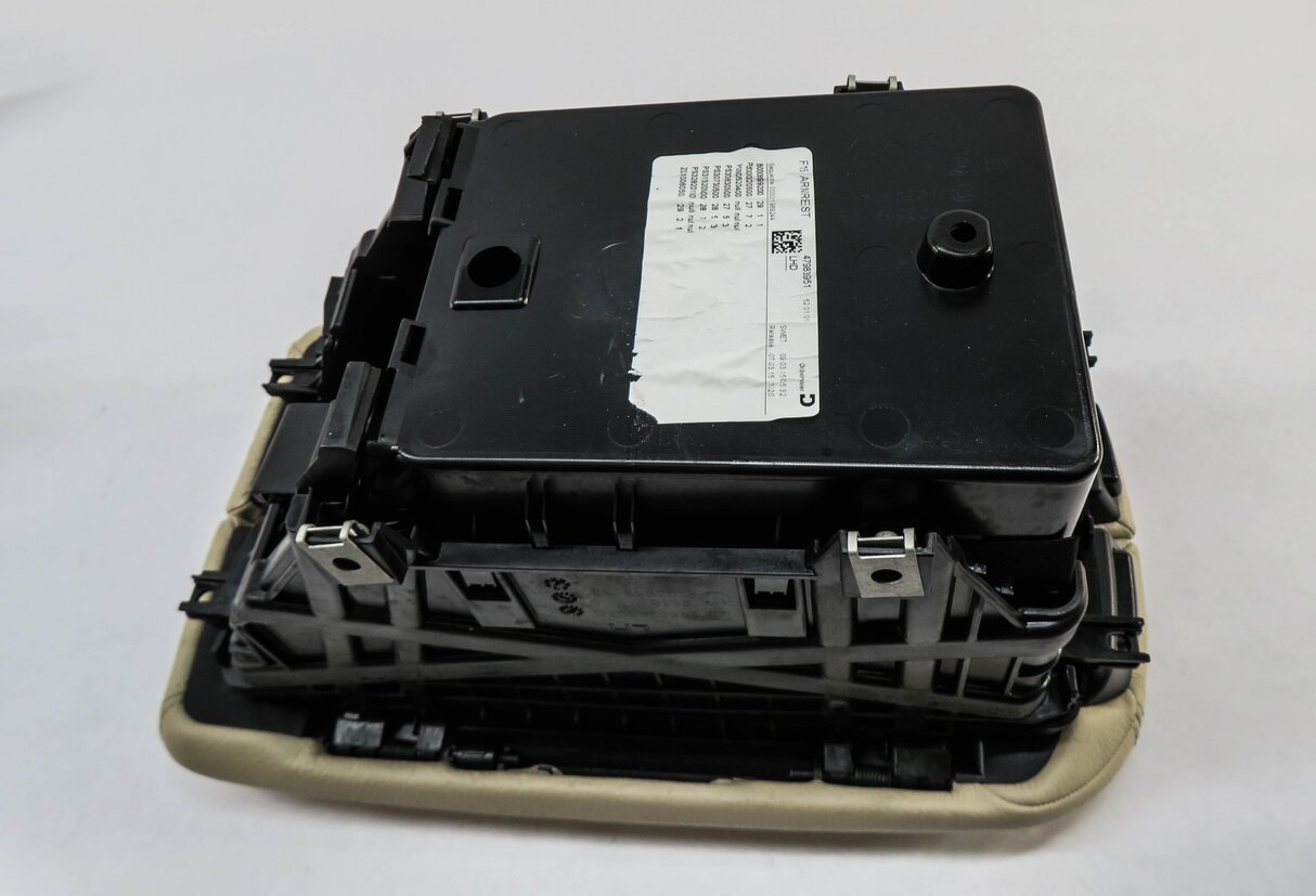 Thumbnail 3: 2014-2019 BMW X5 X6 (F15 F16) FRONT CENTER CONSOLE ARM REST COMPARTMENT (BEIGE)