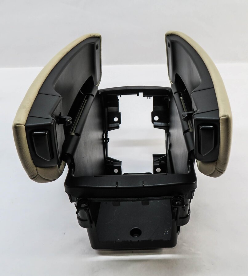 Thumbnail 4: 2014-2019 BMW X5 X6 (F15 F16) FRONT CENTER CONSOLE ARM REST COMPARTMENT (BEIGE)