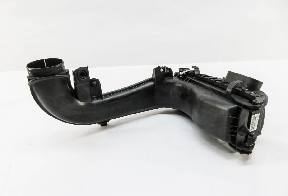 Thumbnail 4: 2014-2018 BMW 535i 740i X5 (F01 F10 F15) 3.0L DIESEL - AIR FILTER BOX ASSEMBLY