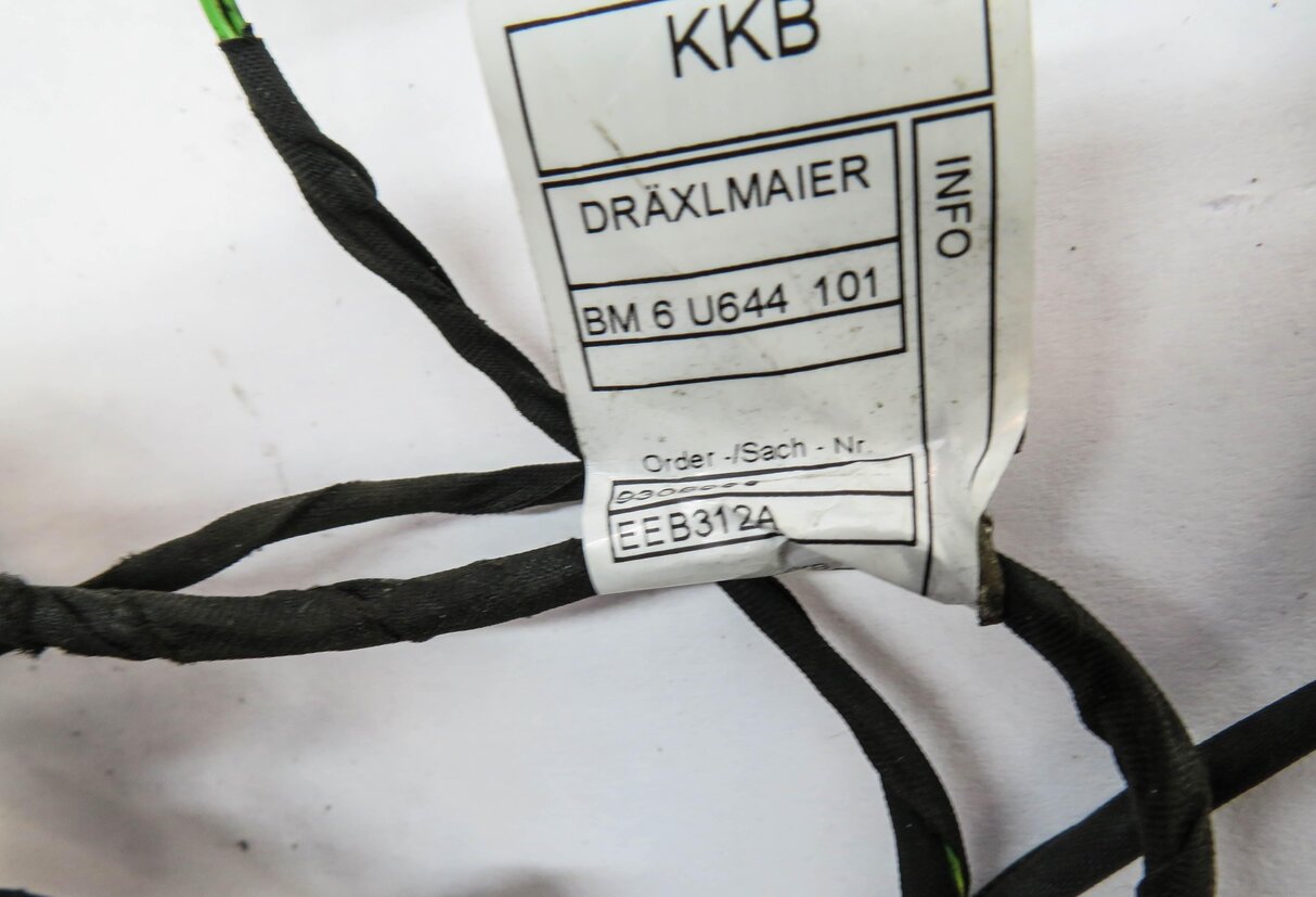 Thumbnail 4: 2015 BMW X5 (F15) REAR PDC PARK DISTANCE SENSOR SET w/ HARNESS (ALPINE WHITE)