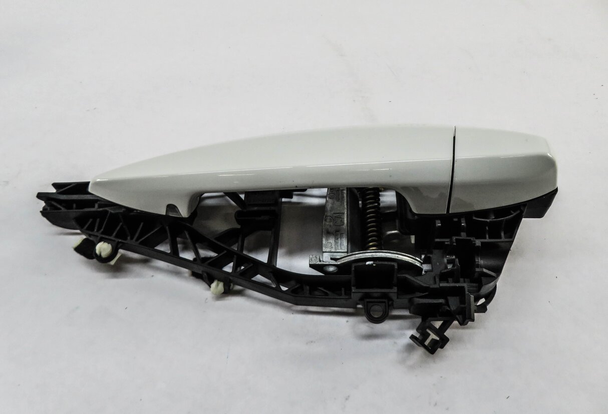 Thumbnail 3: 14-21 BMW X1 X2 X5 X6 (F15 F16 F39 F48) LEFT REAR COMFORT DOOR HANDLE (WHITE)