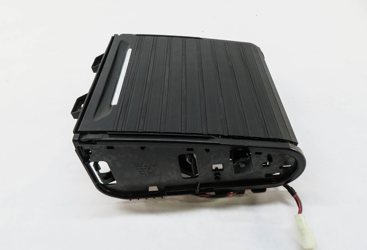 Thumbnail 3: 2015 BMW X5 (F15) FRONT CENTER CONSOLE CUP HOLDER