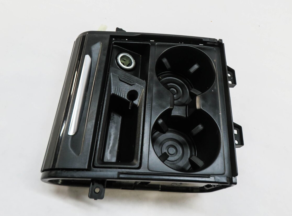Thumbnail 4: 2015 BMW X5 (F15) FRONT CENTER CONSOLE CUP HOLDER