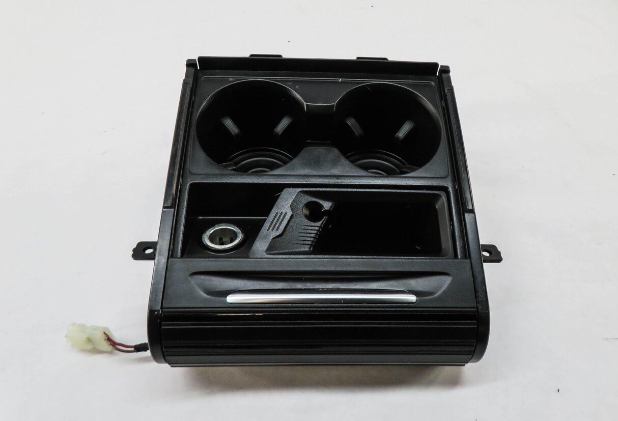 Thumbnail 5: 2015 BMW X5 (F15) FRONT CENTER CONSOLE CUP HOLDER
