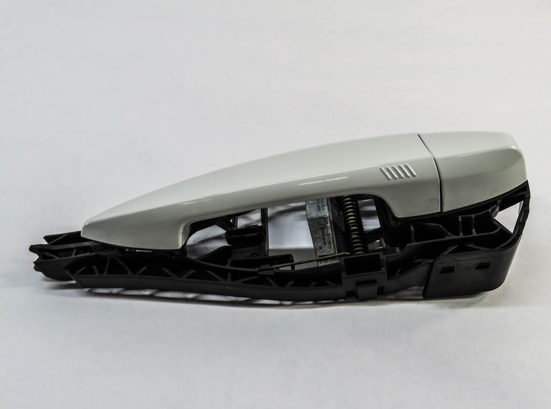 Thumbnail 2: 14-21 BMW X1 X2 X5 X5M X6 X6M RIGHT FRONT PASSENGER COMFORT DOOR HANDLE (WHITE)