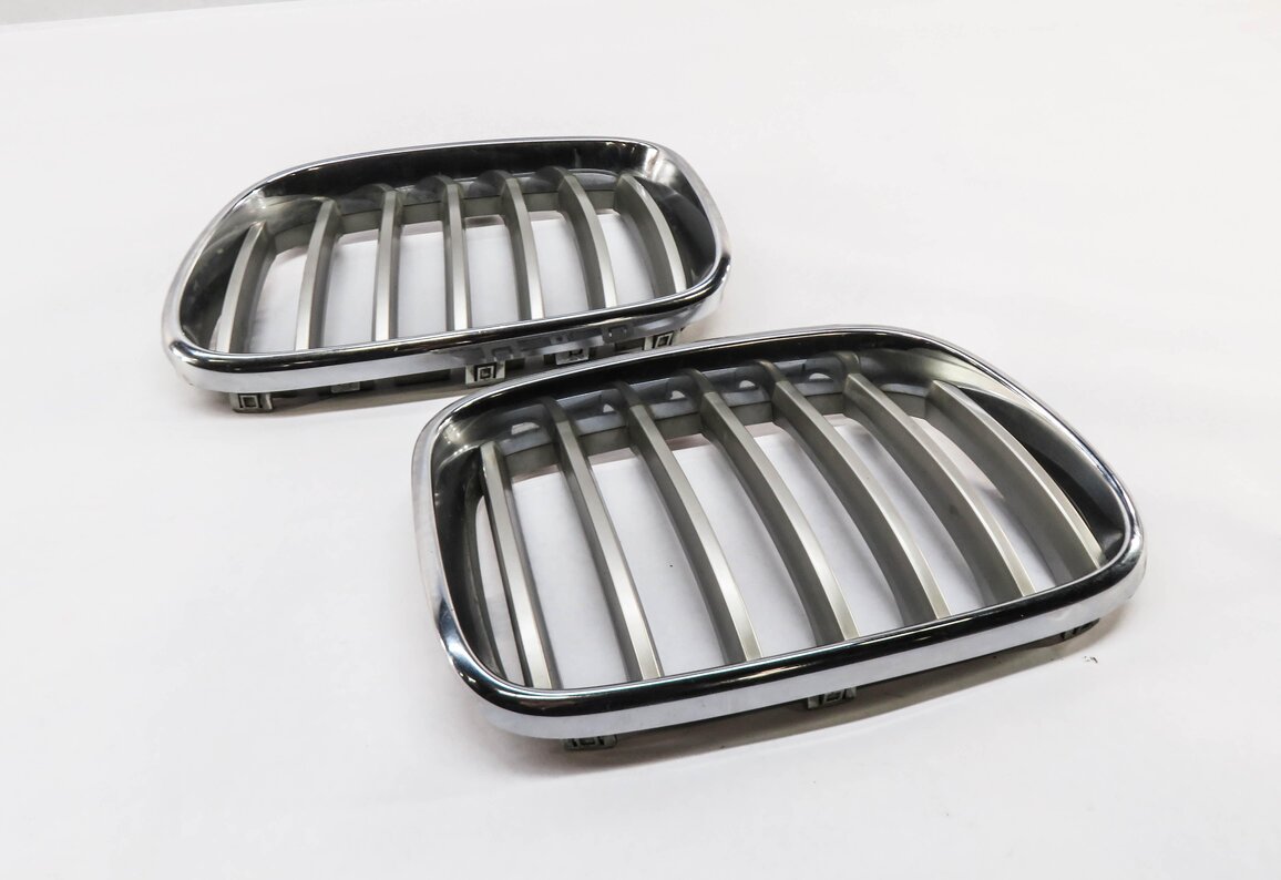 2013-2017 BMW X3 (F25) FRONT LEFT & RIGHT GRILLE HOOD VENT TRIM SET-2