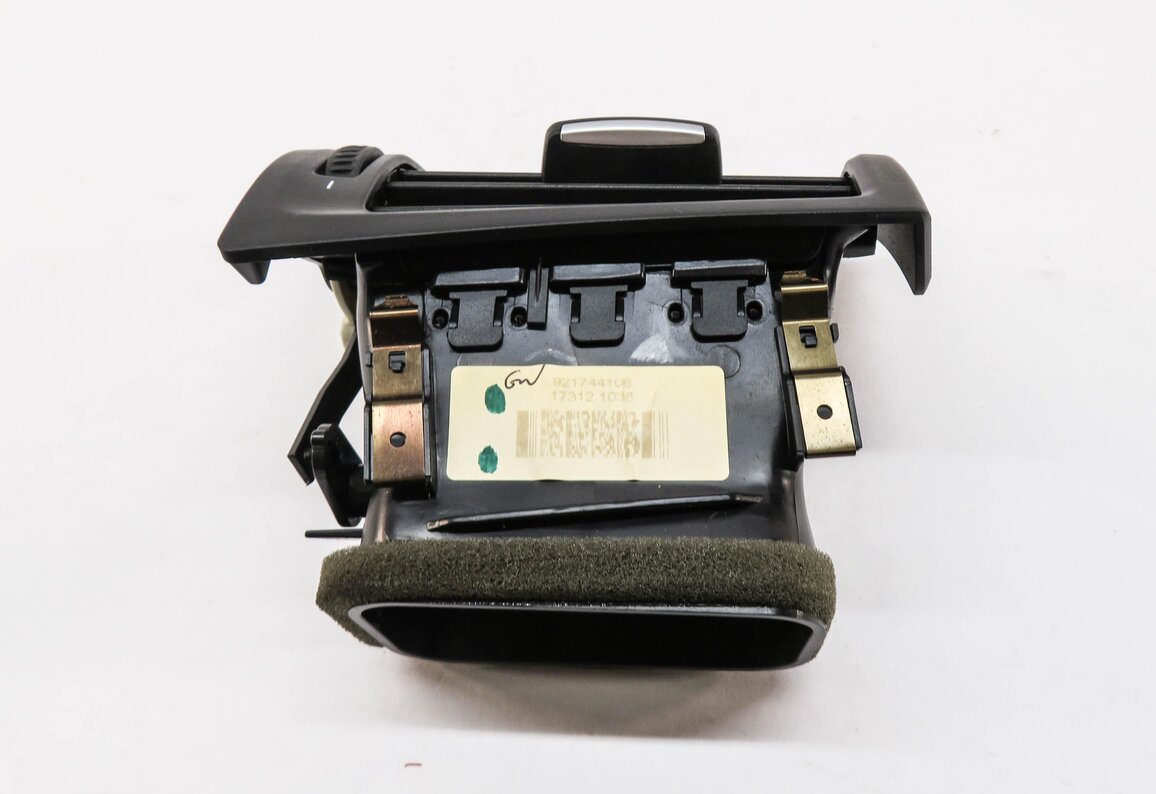 Thumbnail 3: 2013 BMW X3 (F25) LEFT FRONT DRIVER DASH HEATER A/C AIR VENT