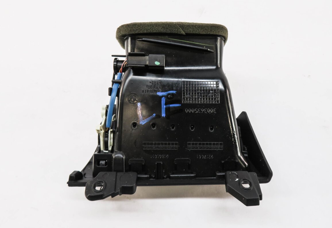 Thumbnail 4: 2013 BMW X3 (F25) LEFT FRONT DRIVER DASH HEATER A/C AIR VENT