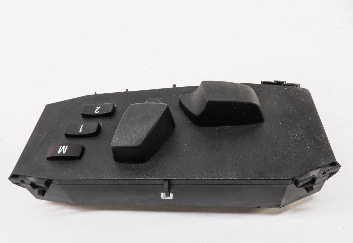 Thumbnail 3: 2013 BMW X3 (F25) LEFT FRONT DRIVER MEMORY SEAT ADJUSTMENT SWITCH