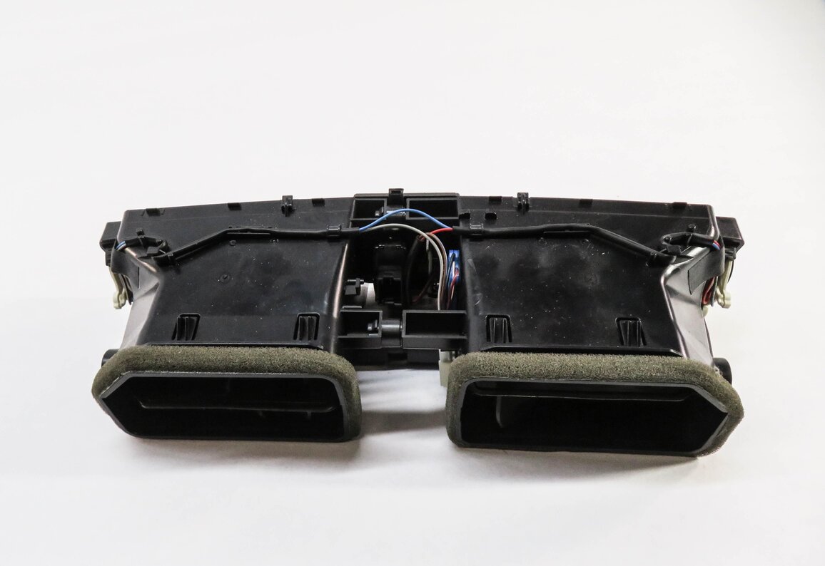 Thumbnail 3: 2013 BMW X3 (F25) CENTER DASH HEATER A/C AIR VENT w/ HAZARD LOCK SWITCH
