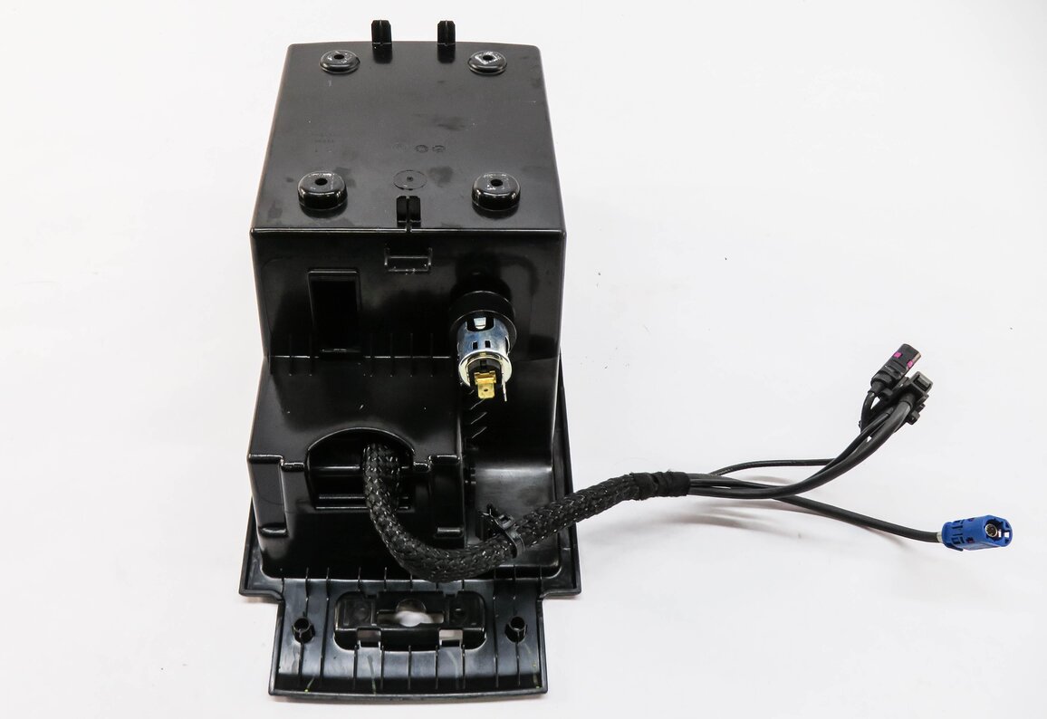 Thumbnail 4: 2013 BMW X3 (F25) FRONT CENTER CONSOLE STORAGE COMPARTMENT
